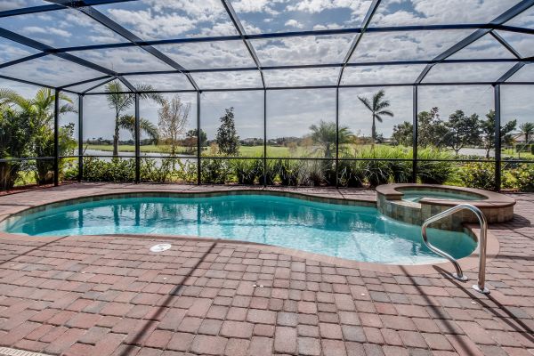 Pool Enclosure Cleaning in Battle Ground