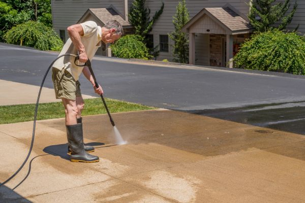 Concrete Pressure Cleaning in Battle Ground