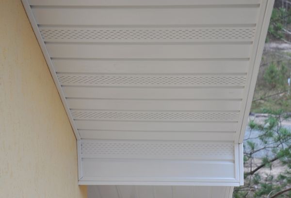 Soffit Dirt Removal in Battle Ground