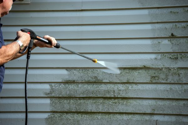 Vinyl Siding Power Washing in Battle Ground