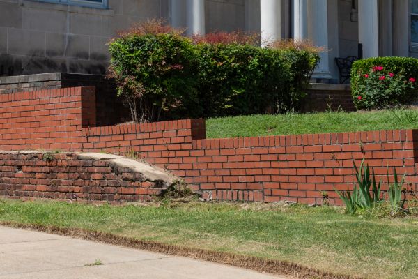 Retaining Wall Cleaning in Battle Ground
