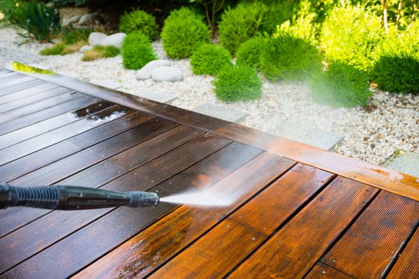 Deck Cleaning in Battle Ground